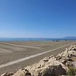 Boutique Apartment Near The Beach, 1 Gbps Wi-Fi